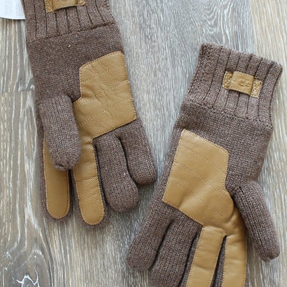 NWT UGG MEN'S MIXED MEDIA KNIT‎ LEATHER TECH ENABLED MEN'S GLOVES - Picture 2 of 5